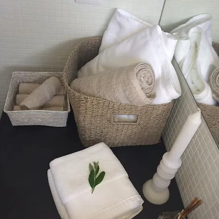 Fine White Lapa Apartment *